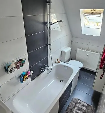 Gemutliche Dg-wohnung *